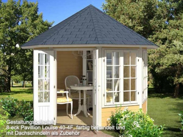 Gartenpavillon Louise farbig behandelt und mit Dachschindeln als Zubehör.