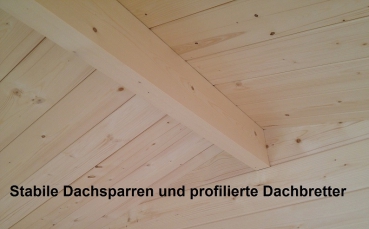 Dachschalung und Dachsparren.