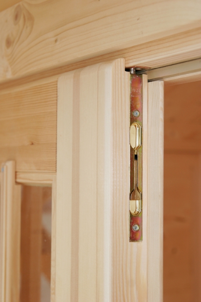 Doppel-Schiebetür und Fenster vom Pulti 28-ST-B mit satiniertem Glas.